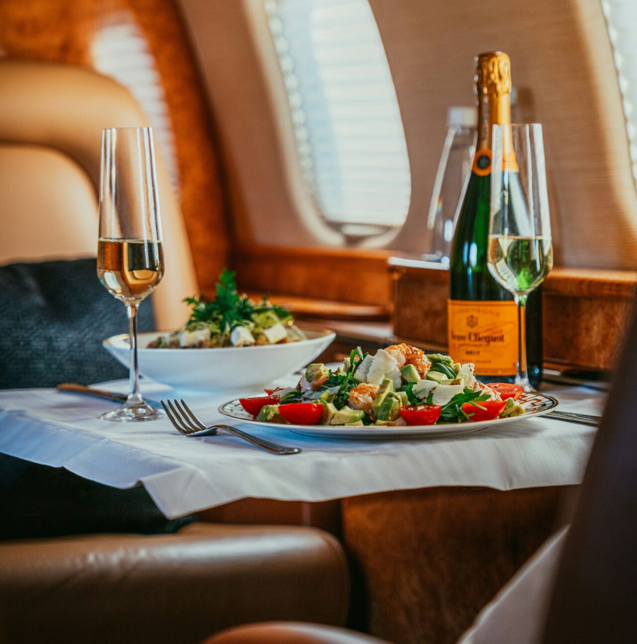https://bellezalifestyle.com/wp-content/uploads/2026/06/interior-jet-1280x1294.jpg